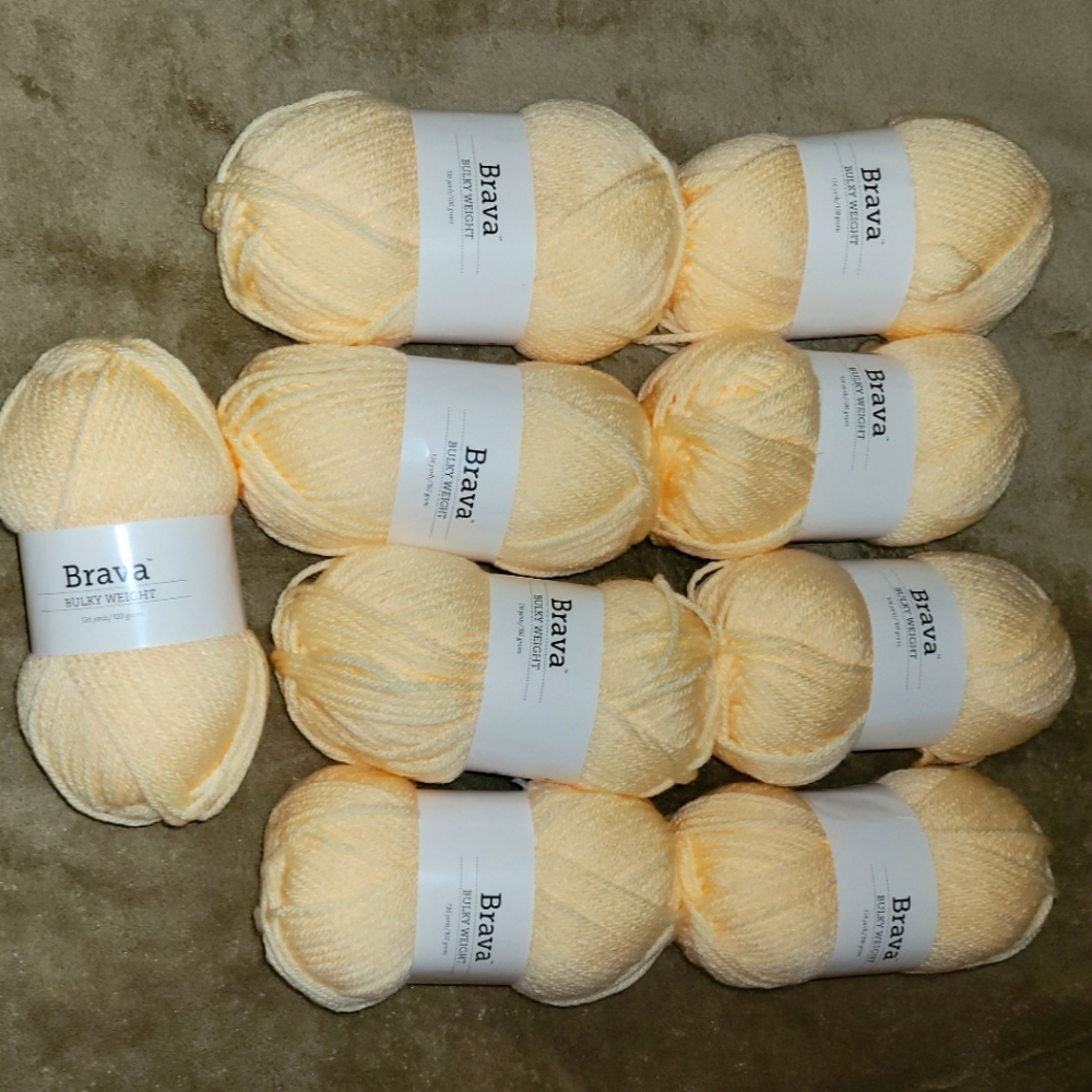 Lot of peach bulky weight yarn